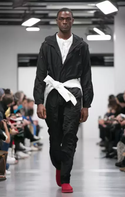 ISSEY MIYAKE GIZONEZKO GIZONEKOAK 2018KO UDAZKEN NEGUA PARIS3