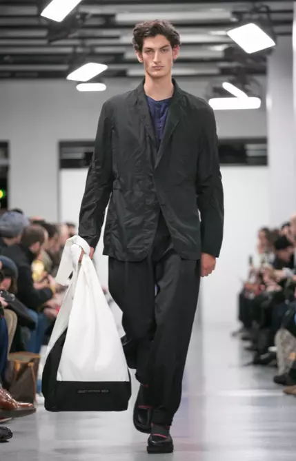 ЧОЛОВІЧИЙ ОДЯГ ISSEY MIYAKE ОСІНЬ-ЗИМА 2018 ПАРИЖ8