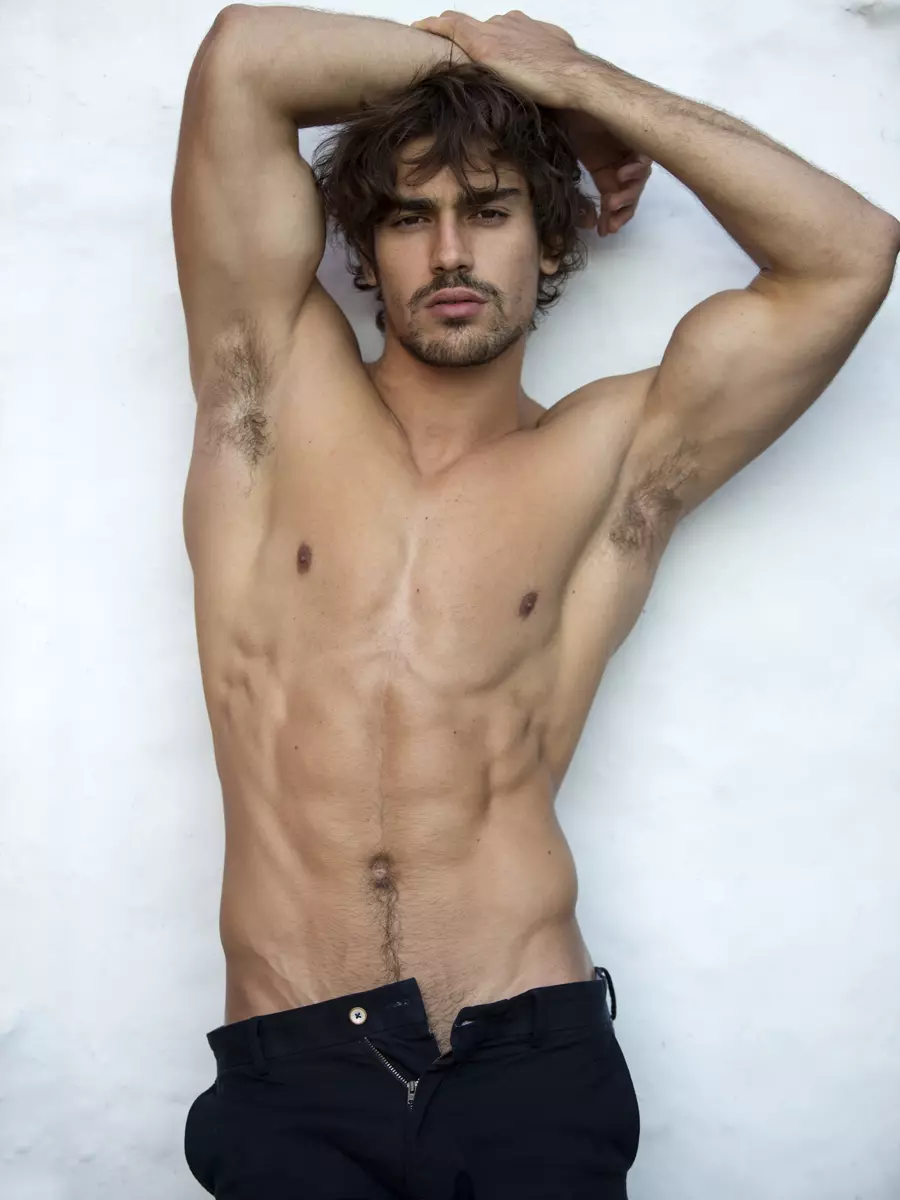 Ignacio Ondategui @ Soul Model Management'ın yer aldığı Karl Simone'un çektiği harika kareler, erkek solo oyuncu kadrosu için güncellenmiş çekimler.