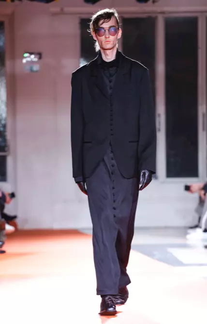 МУЖЧЫНСКАЯ АДЕЖА YOHJI YAMAMOTO ВОСЕНЬ ЗІМА 2018 ПАРИЖ28