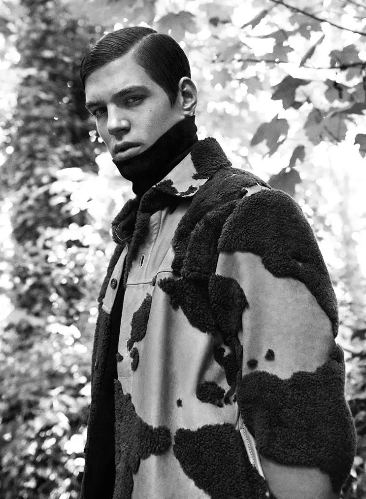 Harpers Bazaar Thailand Men | F/W 2015 predstavlja urednički rad Paula Scale Modni urednik/stilista Jonathan Ailwood.