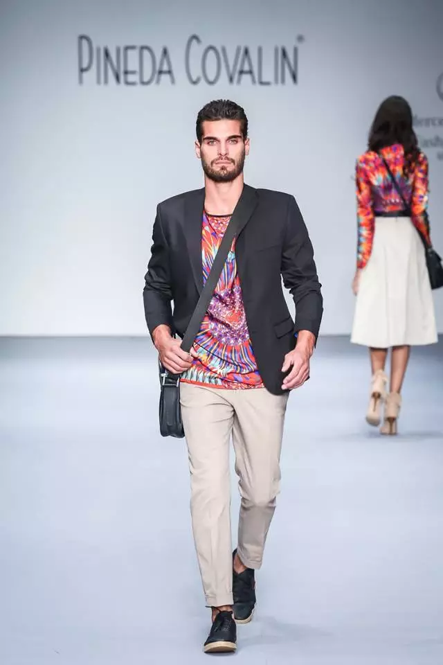 Fiel ao seu estilo distintivo, Pineda Covalín presenta a súa colección Primavera/Verán 2016 unha homenaxe á diversidade natural do pobo latinoamericano mostrada a través de deseños de quetzal, tabaco, xade e art deco dentro da Mercedes Benz Fashion Week México a través dun desenvolvemento gráfico que busca recuperar estes elementos e expresar a riqueza, beleza e modernidade destes pobos.