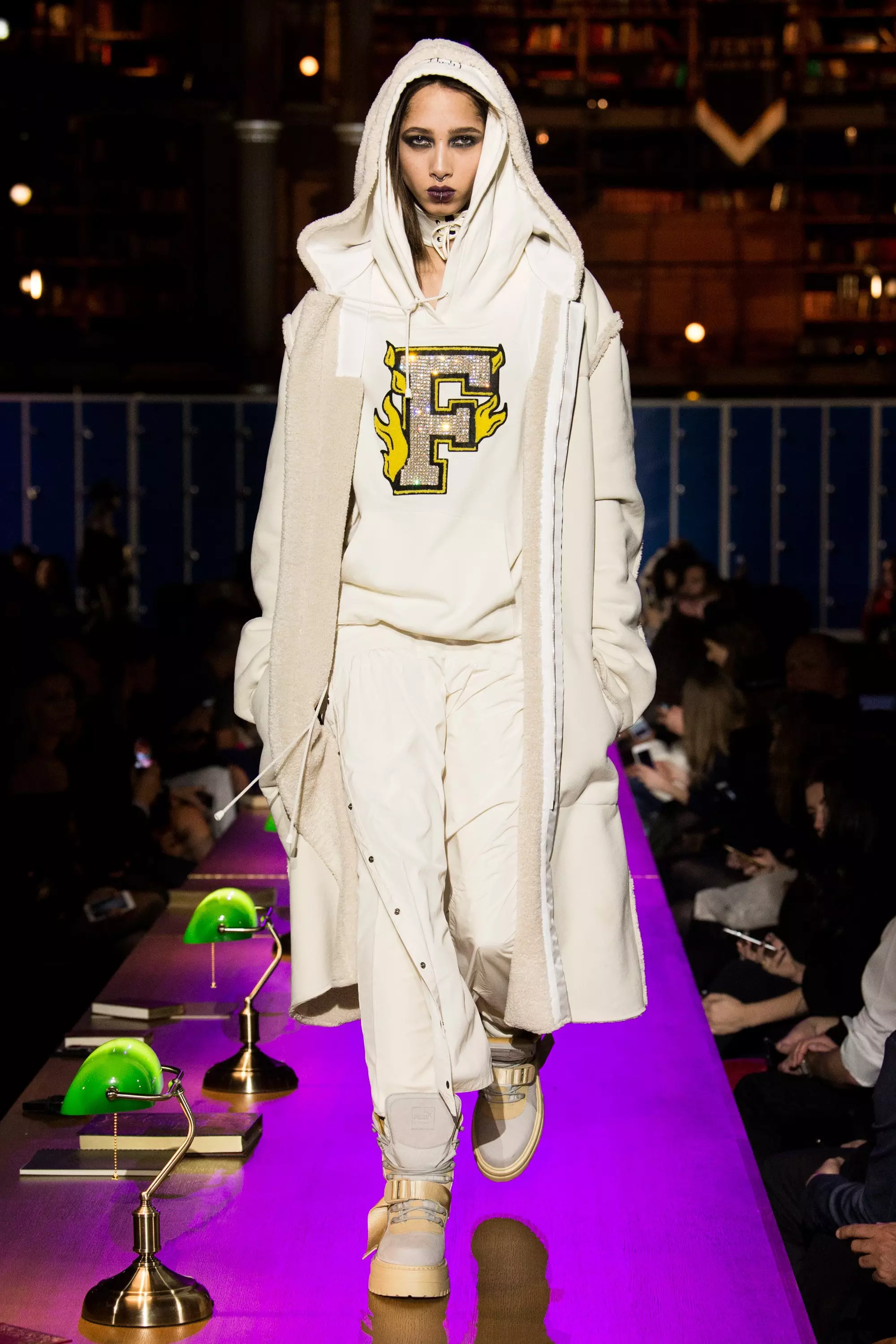 Cwymp Fenty x Puma: Gaeaf 2017 Paris23