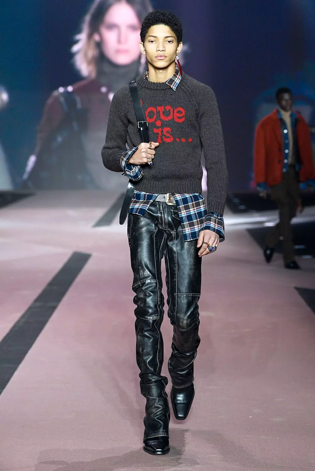 Dsquared2 ئەرلەر كىيىملىرى كۈز / قىش 2020 مىلان 40471_68