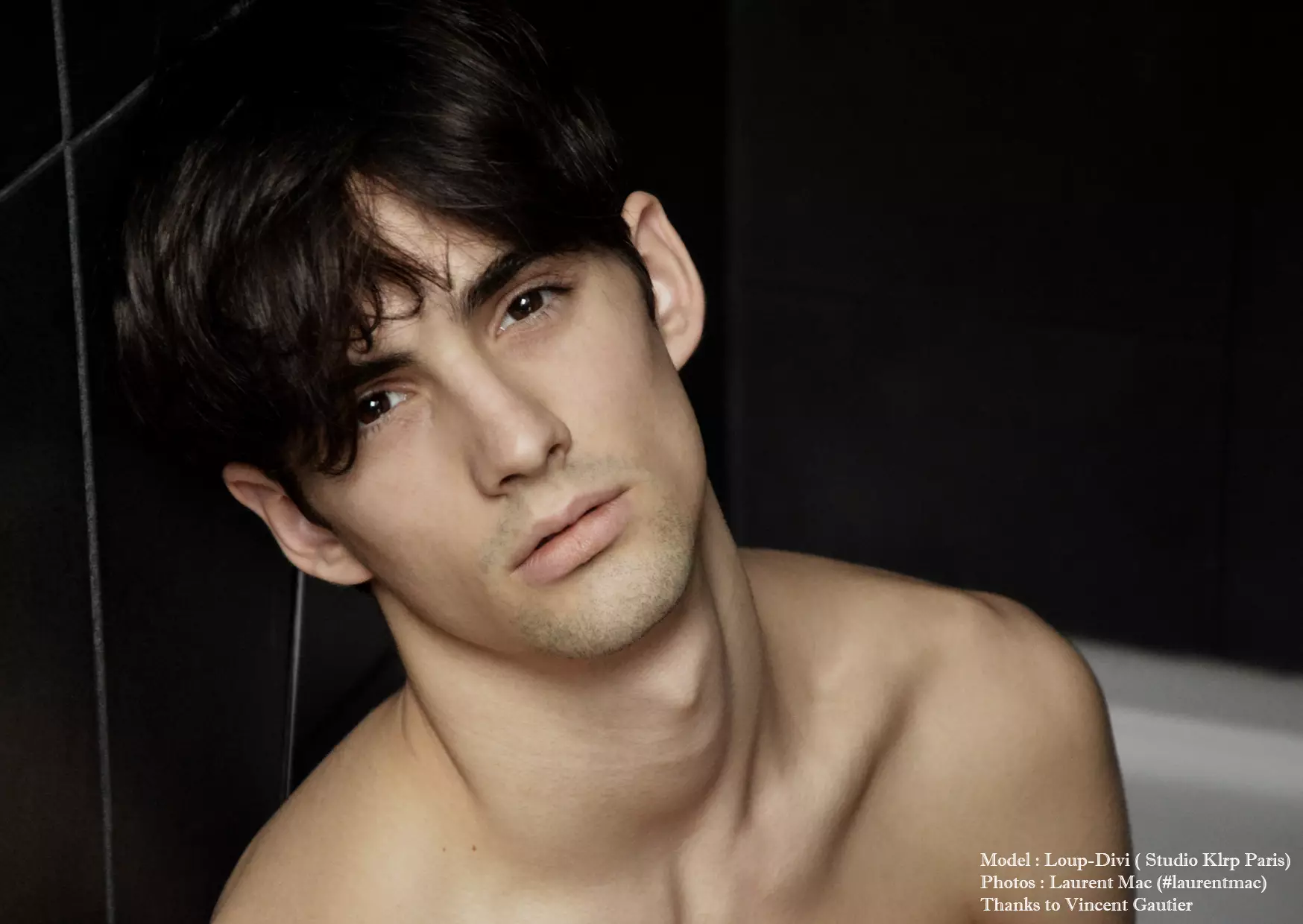 Hola nois, feu una ullada a això perquè tenim el nou treball de Laurent Mac, amb seu a París, amb el nou model francès Loup-Divi (Studio Klrp Model Management Paris).