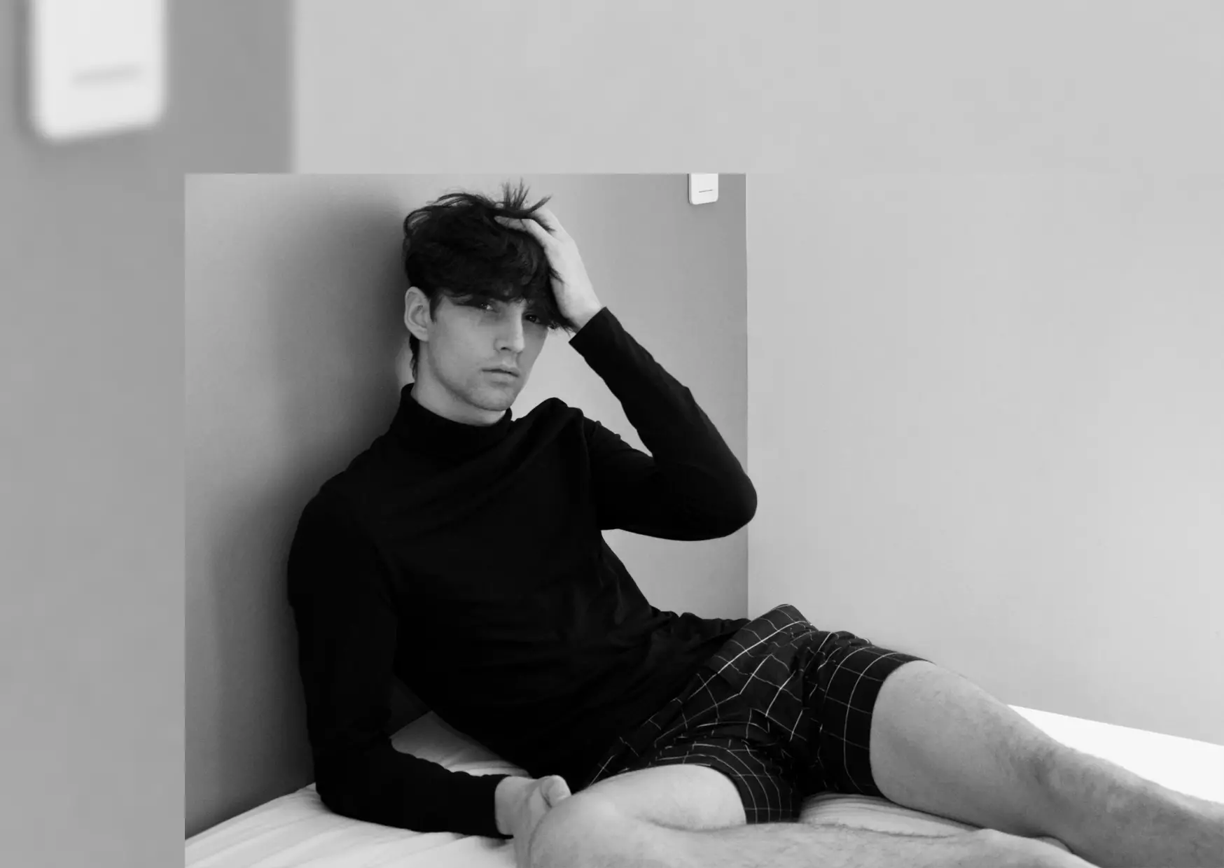 Hola nois, feu una ullada a això perquè tenim el nou treball de Laurent Mac, amb seu a París, amb el nou model francès Loup-Divi (Studio Klrp Model Management Paris).