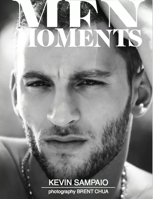 Ez egy igazán magisztrális munka Brent Chua fotóstól, Kevin Sampaio jóképű férfi modellel a Men Moments Magazine számára. A divatszerkesztő Nuno Bacelar, a stílus: Eric McNeal, a gardrób a Cadet USA-tól.