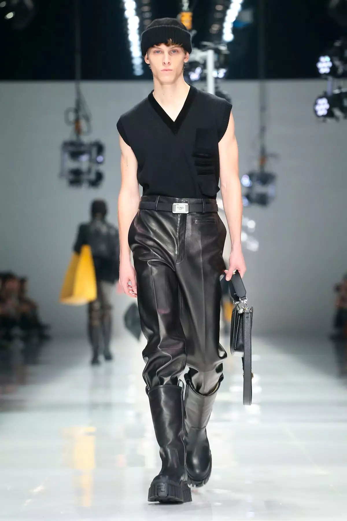 Fendi Menswear Fall/Winter 2020 मिलान 41264_4