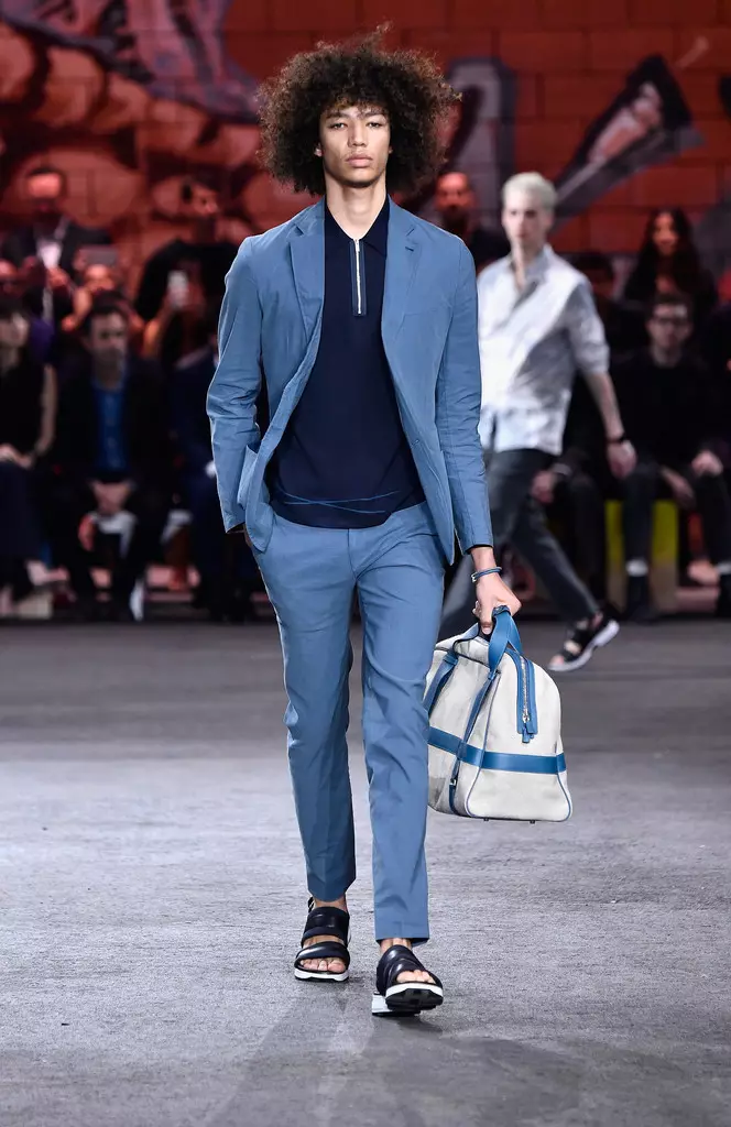 Hermes DWTWN Mans SS17 aanloopbaan1