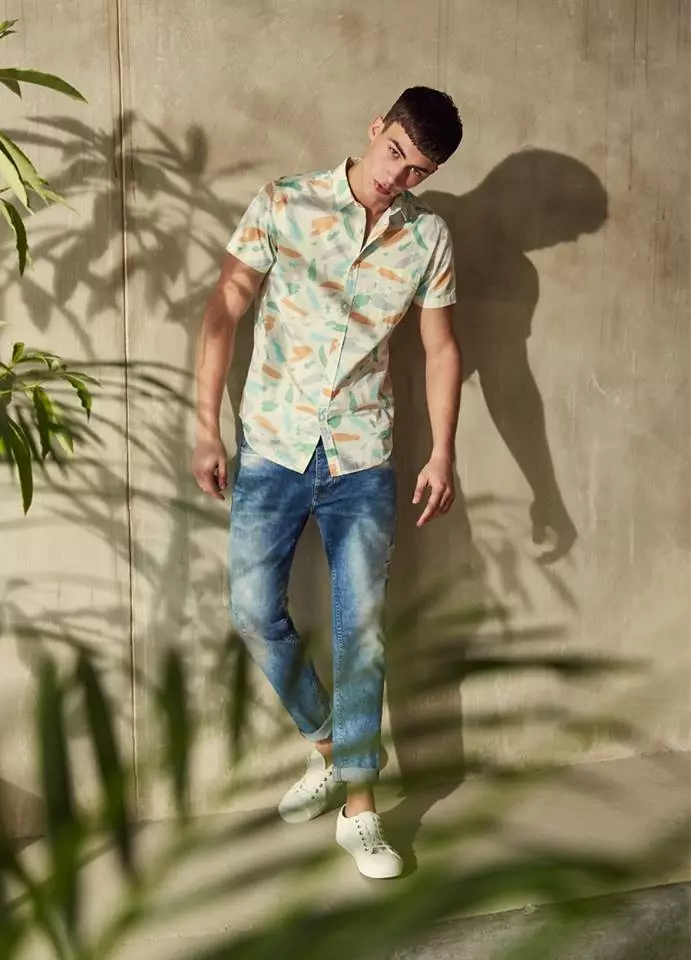 Heading Cape Town Primark ngrilis Koleksi Spring/Summer 2016 sing nampilake model top Alessio Pozzi.