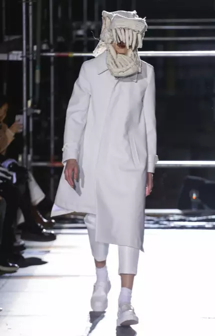 COMME DES GARCONS HOMME PLUS MEESTERIIDED, SÜGISTALV 2018 PARIS8