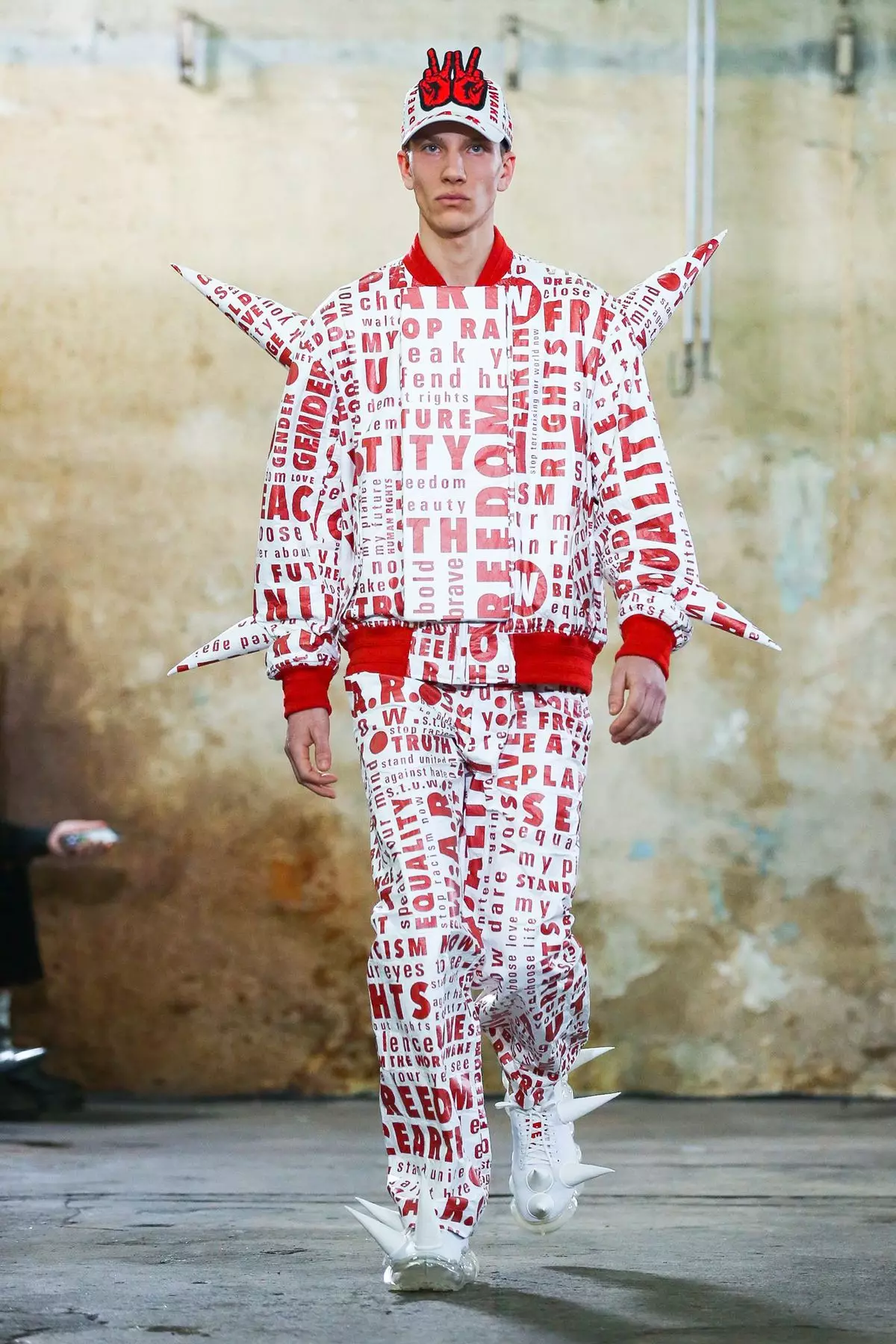 Pakaian Lelaki Walter Van Beirendonck Musim Gugur/Musim Sejuk 2020 Paris 41652_18