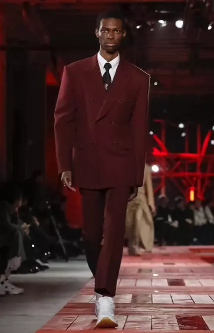 VESHJE PËR BURRA ALEXANDER MCQUEEN VJESHTË DIMËR 2018 PARIS16