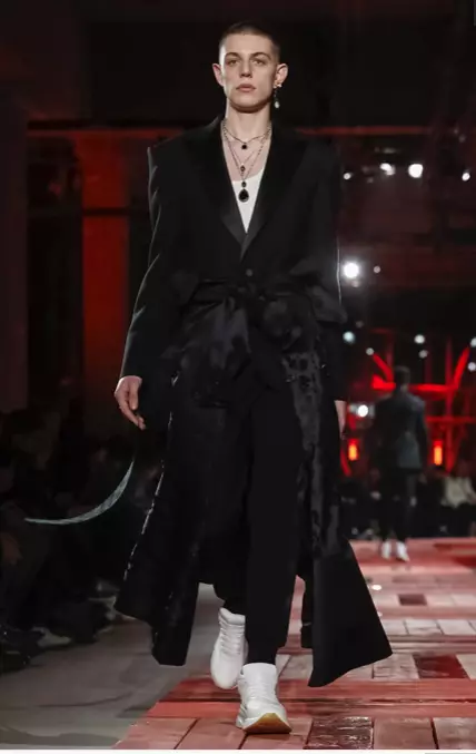 ALEXANDER MCQUEEN მამაკაცის ტანსაცმელი შემოდგომა ზამთარი 2018 პარიზი27