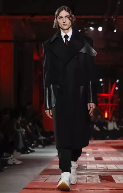 VESHJE PËR BURRA ALEXANDER MCQUEEN VJESHTË DIMËR 2018 PARIS30