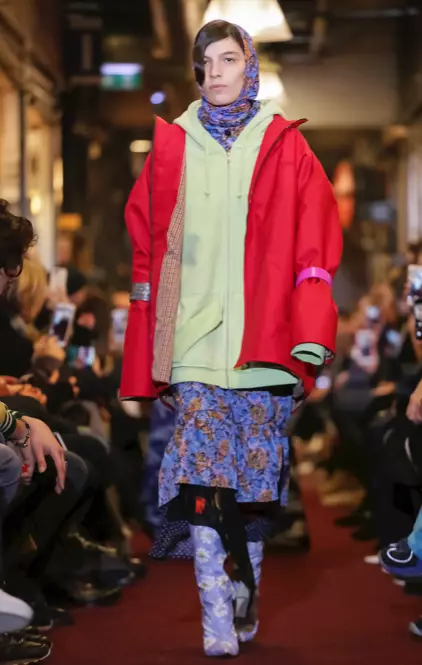 ЧОЛОВИЙ ОДЯГ VETEMENTS ОСІНЬ ЗИМА 2018 ПАРИЖ21