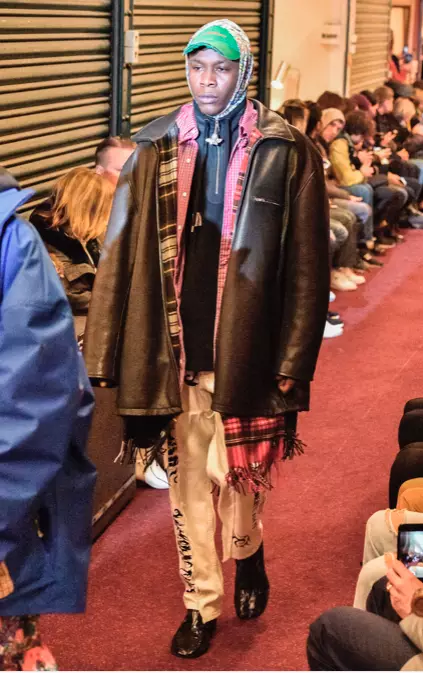 VETEMENTS Dharka ragga ee xilliga jiilaalka 2018 PARIS45