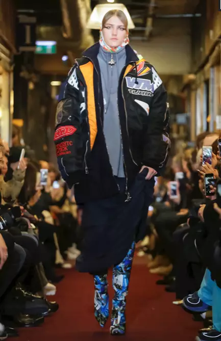 VETEMENTS PAKAIAN PRIA FALL WINTER 2018 PARIS17