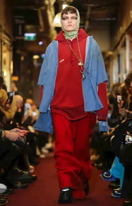 ЧОЛОВИЙ ОДЯГ VETEMENTS ОСІНЬ ЗИМА 2018 ПАРИЖ18