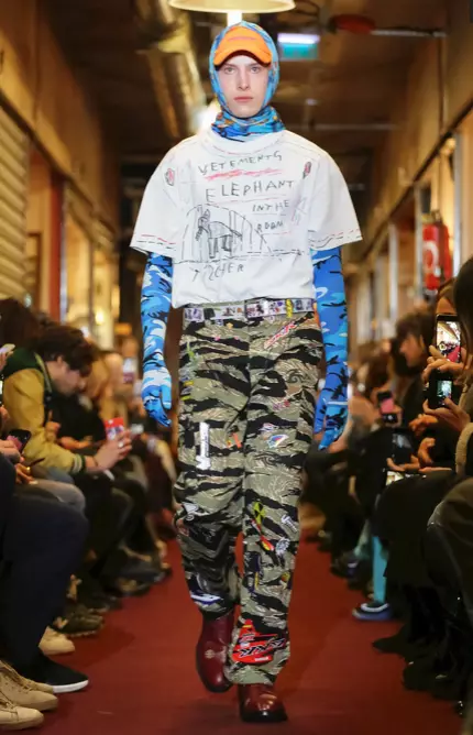 ЧОЛОВИЙ ОДЯГ VETEMENTS ОСІНЬ ЗИМА 2018 ПАРИЖ35