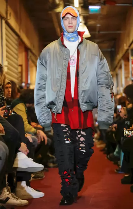 VETEMENTS МЪЖКО облекло Есен ЗИМА 2018 ПАРИЖ20