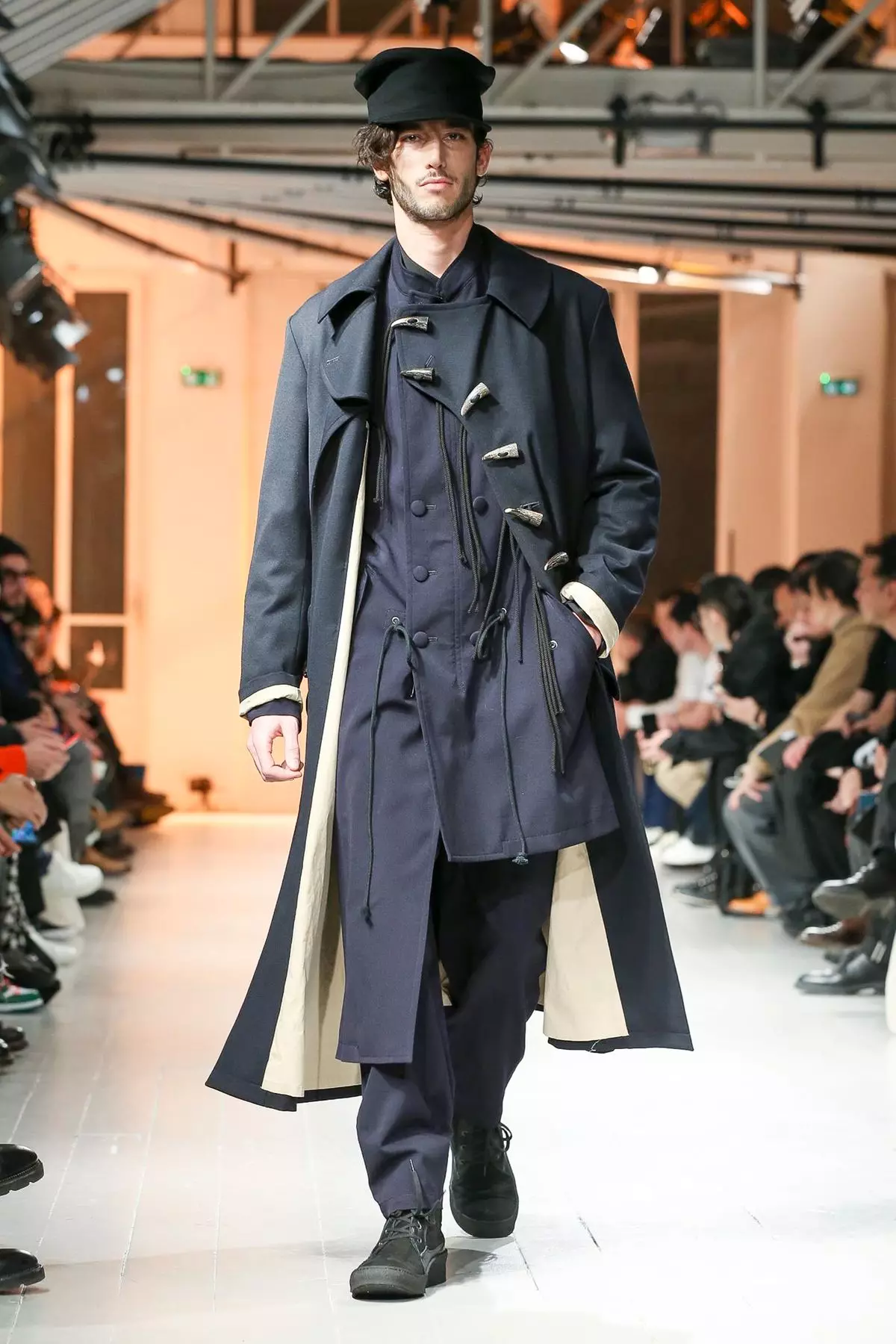 Yohji Yamamoto Abbigliamento Uomo Autunno/Inverno 2020 Parigi 42134_1