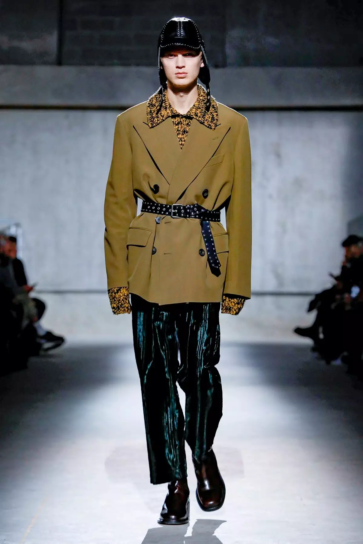 Dries Van Noten Vira Vesto Aŭtuno/Vintro 2020 Parizo 42177_13