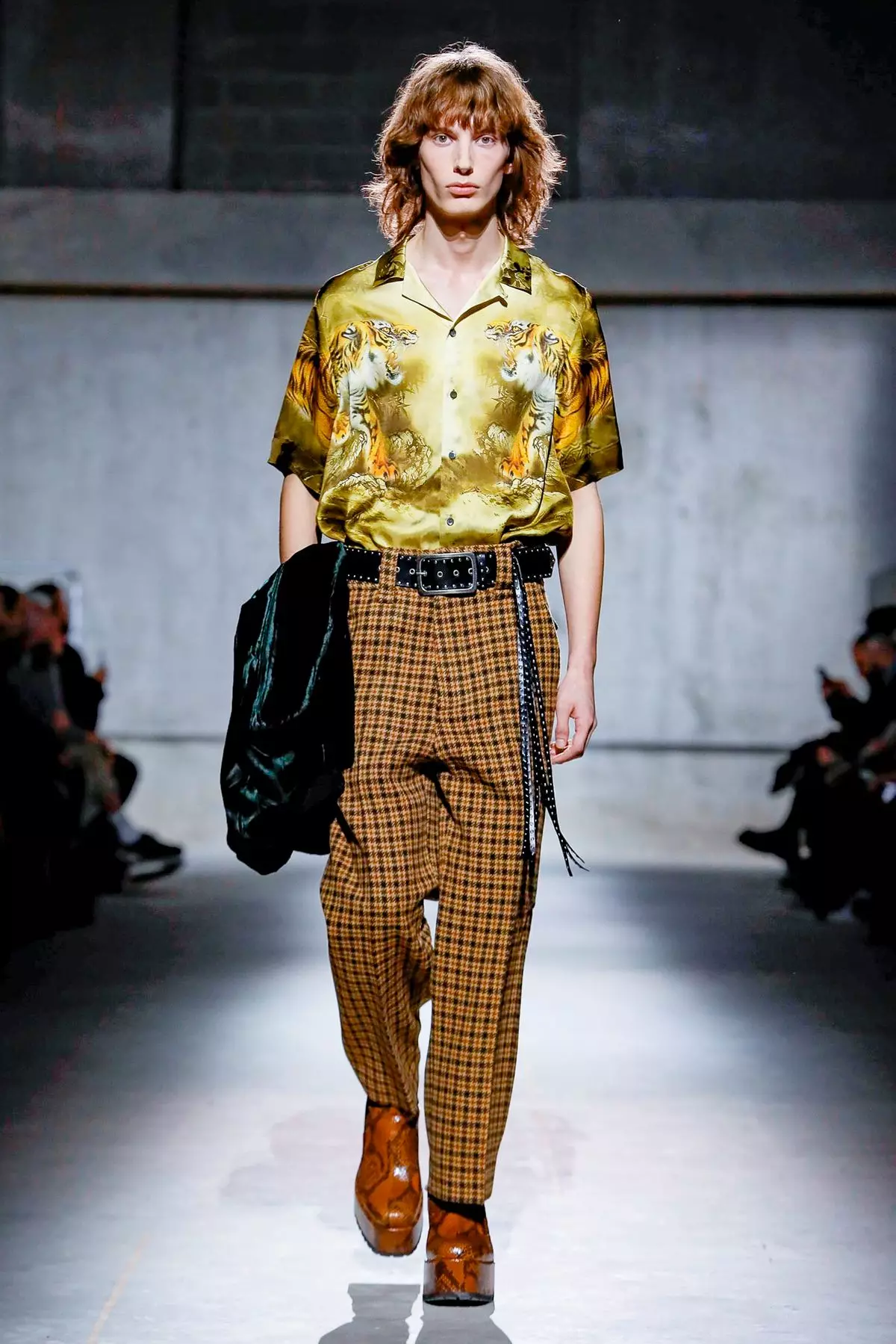 Чоловічий одяг Dries Van Noten осінь/зима 2020 Париж 42177_15