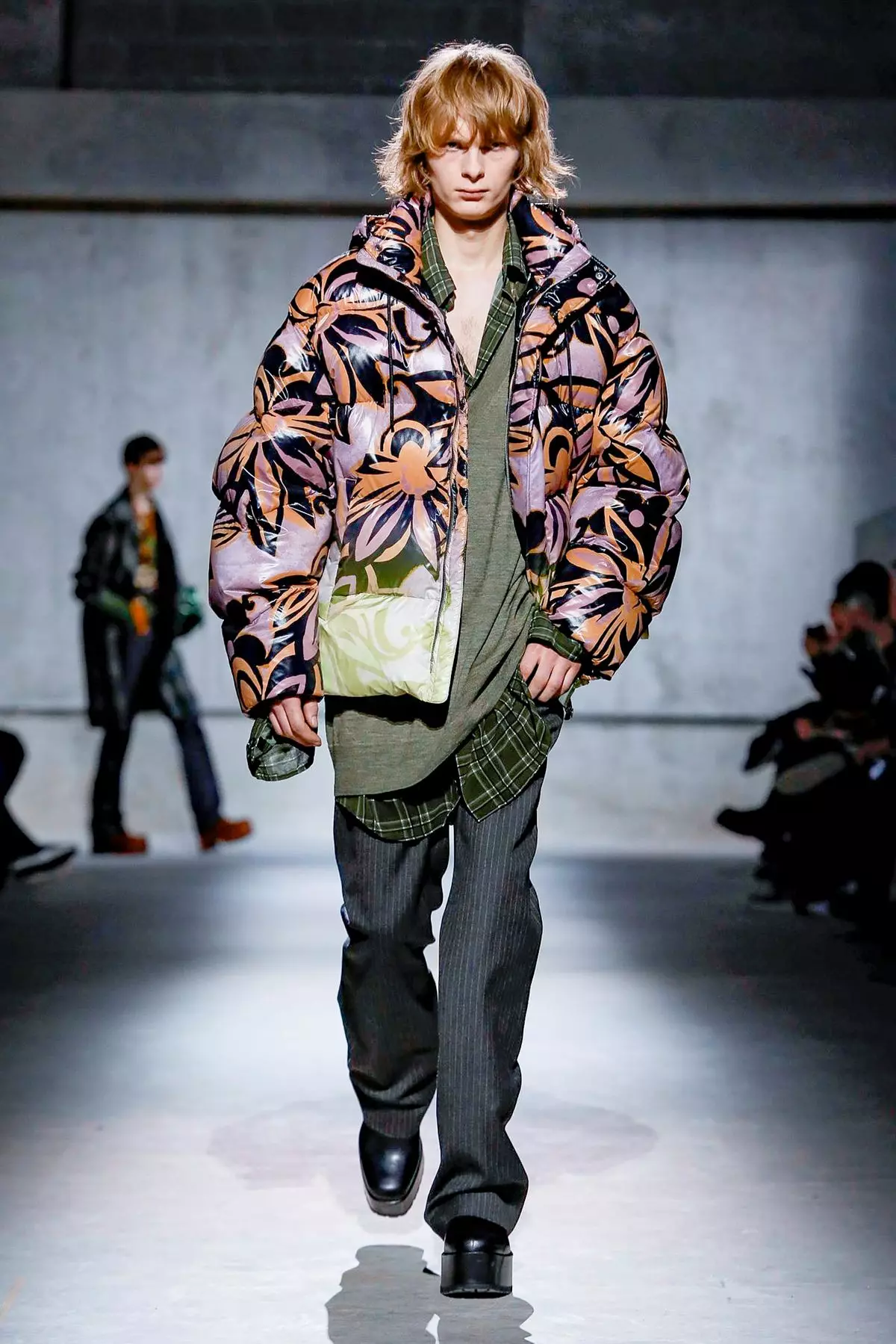 Dries Van Noten Vira Vesto Aŭtuno/Vintro 2020 Parizo 42177_22