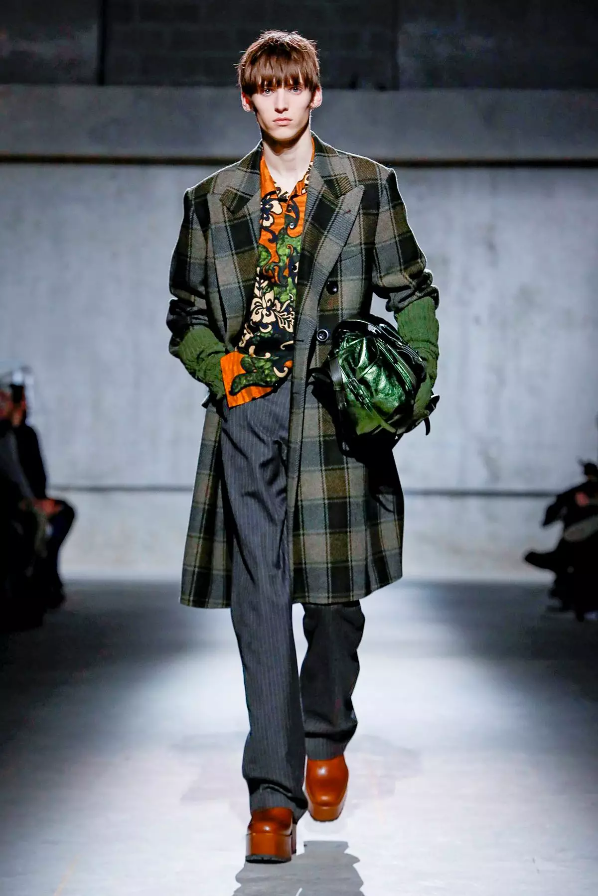 Dries Van Noten Vira Vesto Aŭtuno/Vintro 2020 Parizo 42177_23