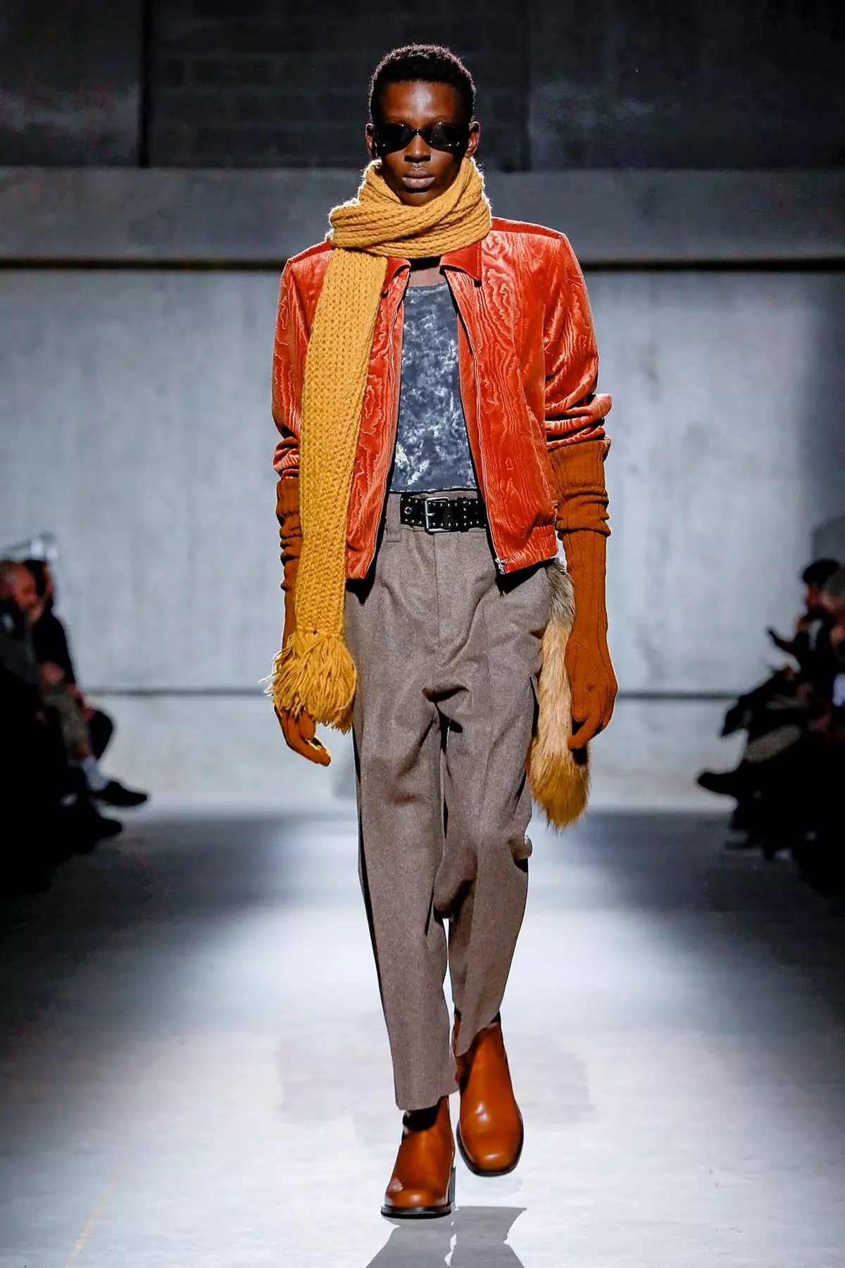 Dries Van Noten Vira Vesto Aŭtuno/Vintro 2020 Parizo 42177_45