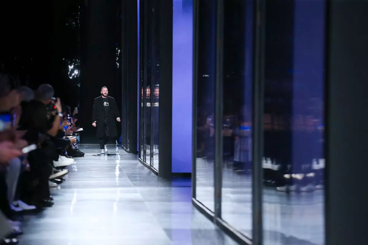 Dior Homme эркектердин кийимдери күз/кыш 2020 Париж 42531_48