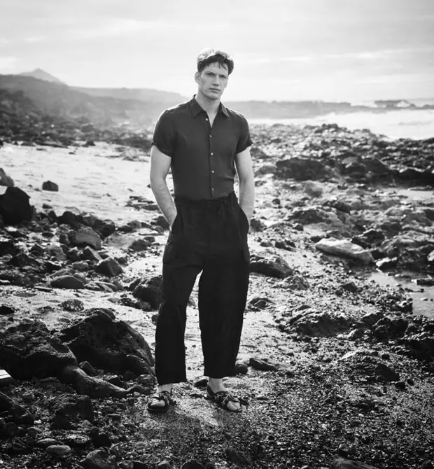 Florian van Bael deur David Goldman in ‘The Fisherman’ vir ELLE Man China.