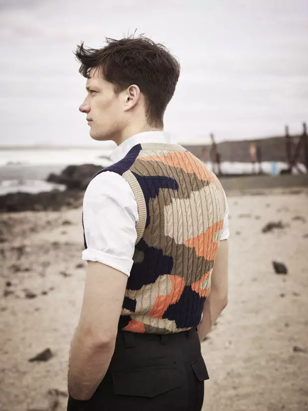 Florian van Bael oleh David Goldman dalam 'The Fisherman' untuk ELLE Man China.