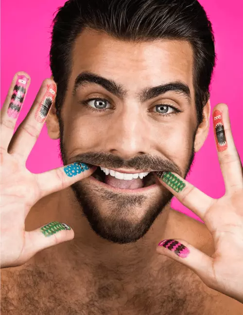 Nyle DiMarco'yu herkes sever, son zamanlarda fotoğrafçı Eric Pietrangolare, Nyle'ı farklı dergiler için ANTM #22 çekiminden yakaladı. İşte onların çalışmalarından gizlice bir bakış