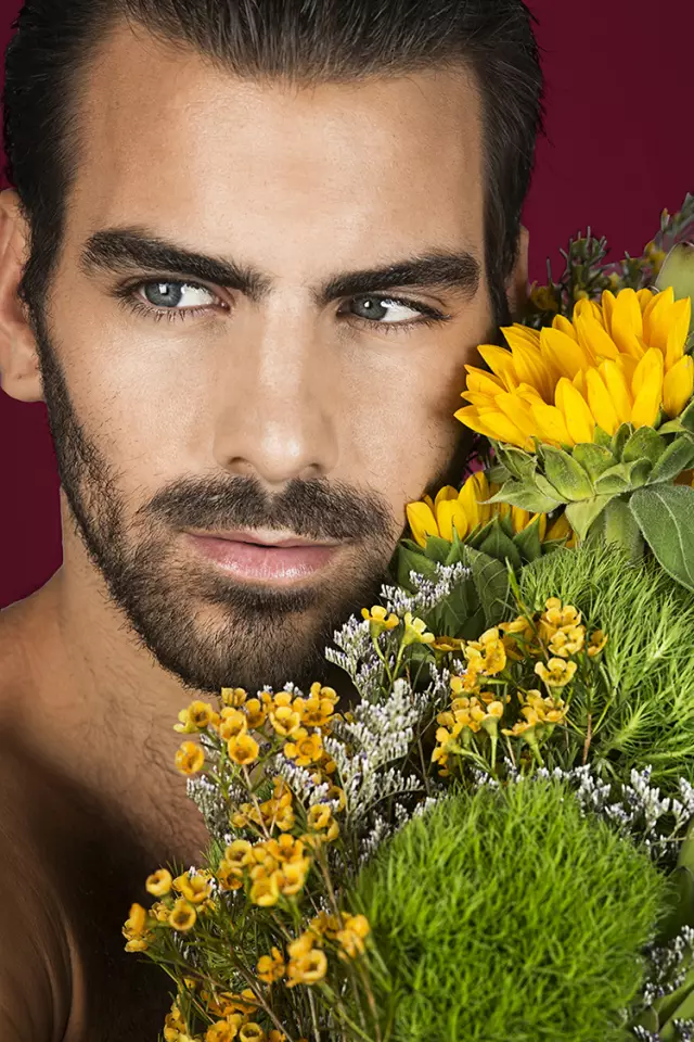 Mọi người đều yêu thích Nyle DiMarco, gần đây nhiếp ảnh gia Eric Pietrangolare đã bắt Nyle từ ANTM # 22 chụp cho các tạp chí khác nhau. Đây là một cái nhìn trước về công việc của họ