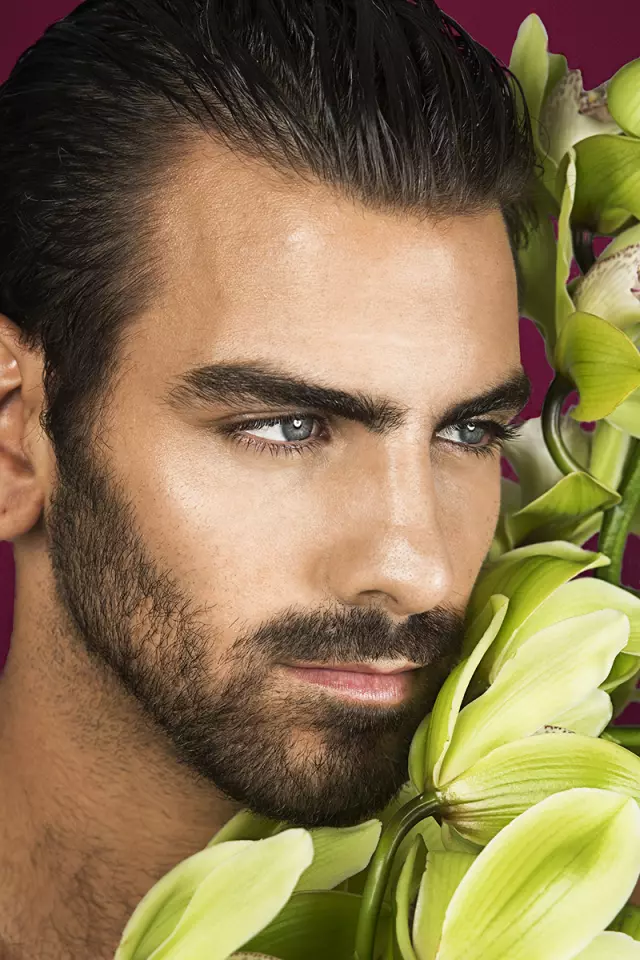 Tout moun renmen Nyle DiMarco, dènyèman fotograf Eric Pietrangolare te kaptire Nyle nan ANTM #22 tire pou diferan magazin. Isit la nan yon gade vit nan travay yo toget