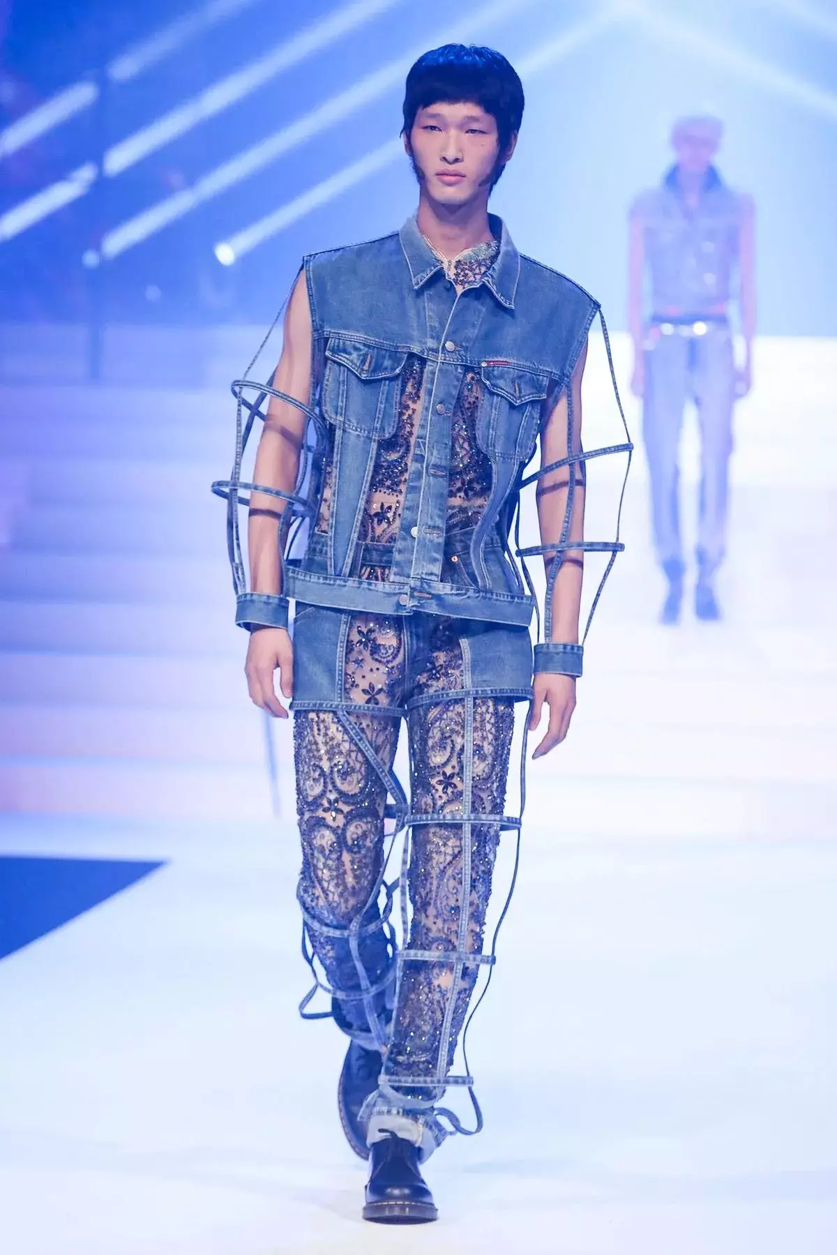 Vzhled Jean Paul Gaultier Haute Couture jaro/léto 2020 v Paříži 43463_17