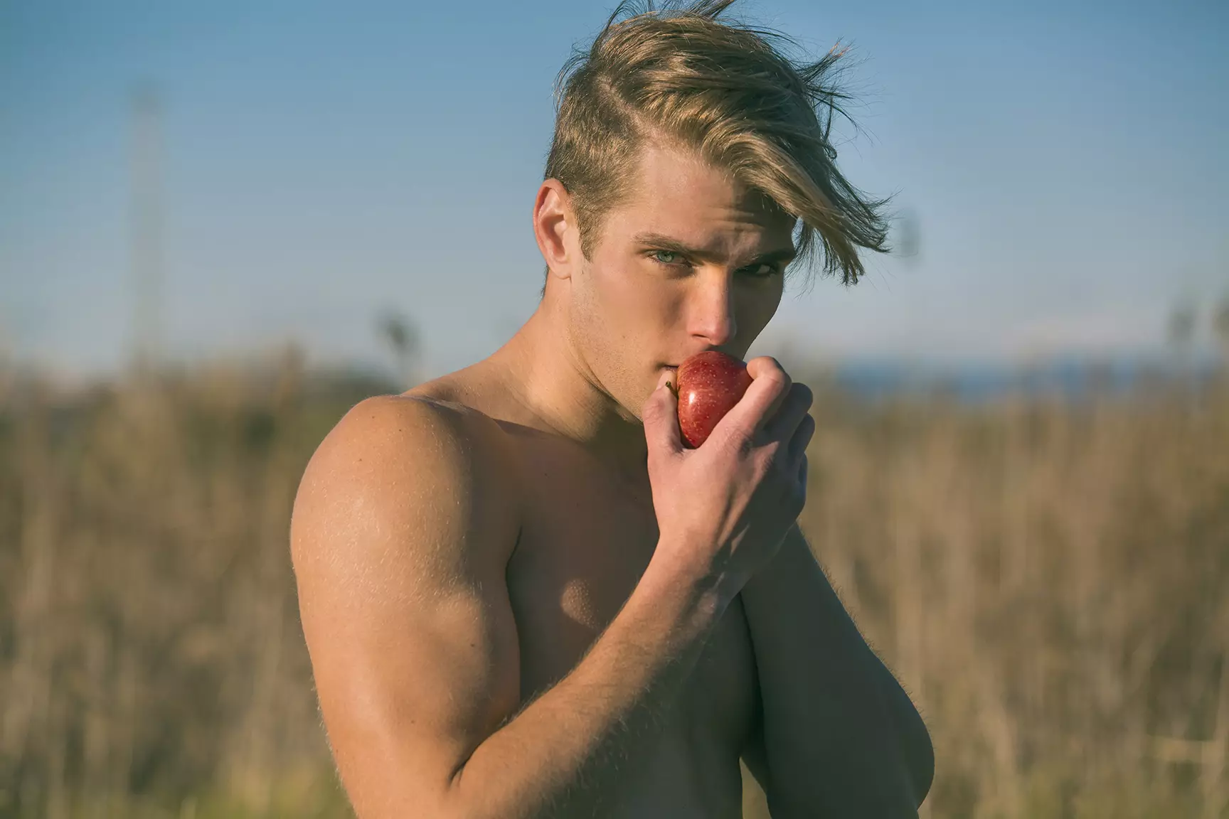 Portrait inspirant du dimanche, les nouvelles photos prises par le photographe espagnol Javier Cortina avec le modèle masculin Josué Gil à F Unique Managaement, des images adorables, reflétant la lumière naturelle, mettant l'accent sur la beauté blonde de Josué, c'est une session très inspirante, uniquement capturée par l'artiste Javier Cortina , quelle belle façon de commencer cette année. Visitez son site Web.