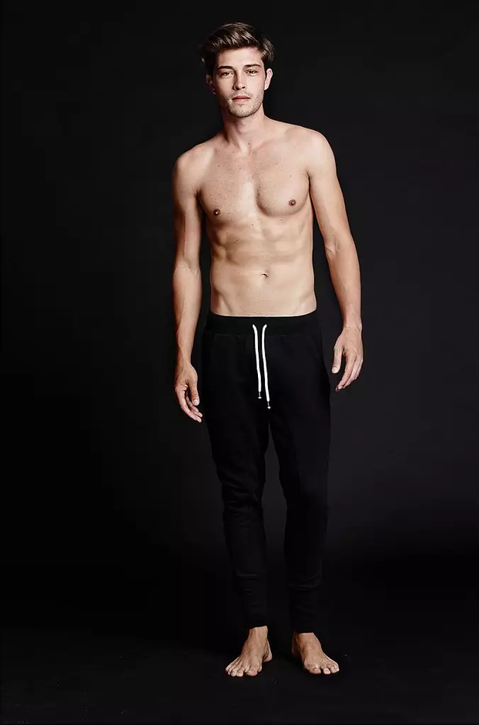 Francisco Lachowski กลับมาที่หน้าเพจของเราอีกครั้งพร้อมรูปภาพใหม่ๆ จำนวนมาก ซึ่งถ่ายให้กับชุดชั้นในแบรนด์ Tezenis