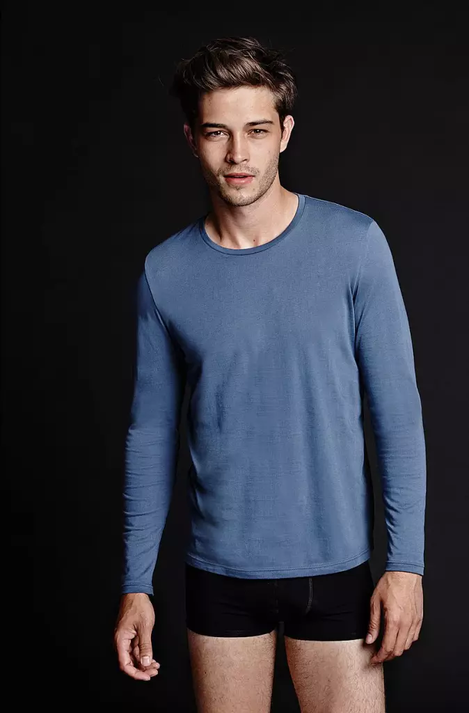 Francisco Lachowski adzoka pamapeji edu nechaunga chemifananidzo mitsva, yakapfurwa ye underwear label Tezenis.