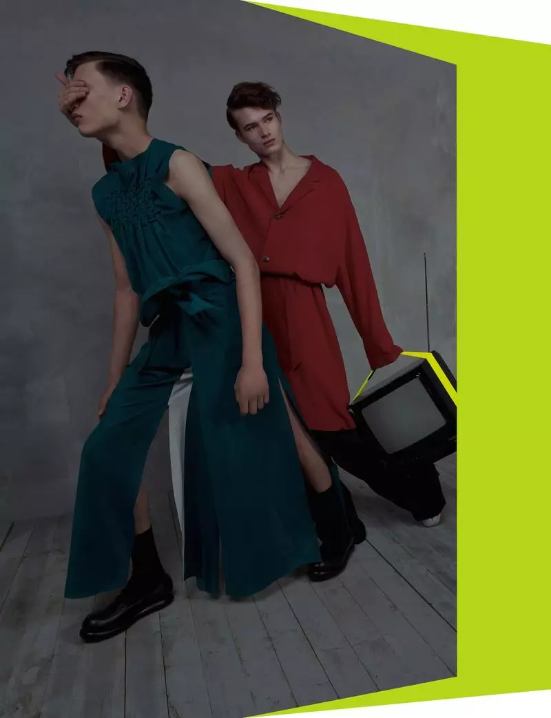 Tomas C. Toth - Editan Fashion/Stylist Philippe Miletto - Mawallafin kayan shafa Emily Pugh - Mai Zane Simon Kuzmickas - Model