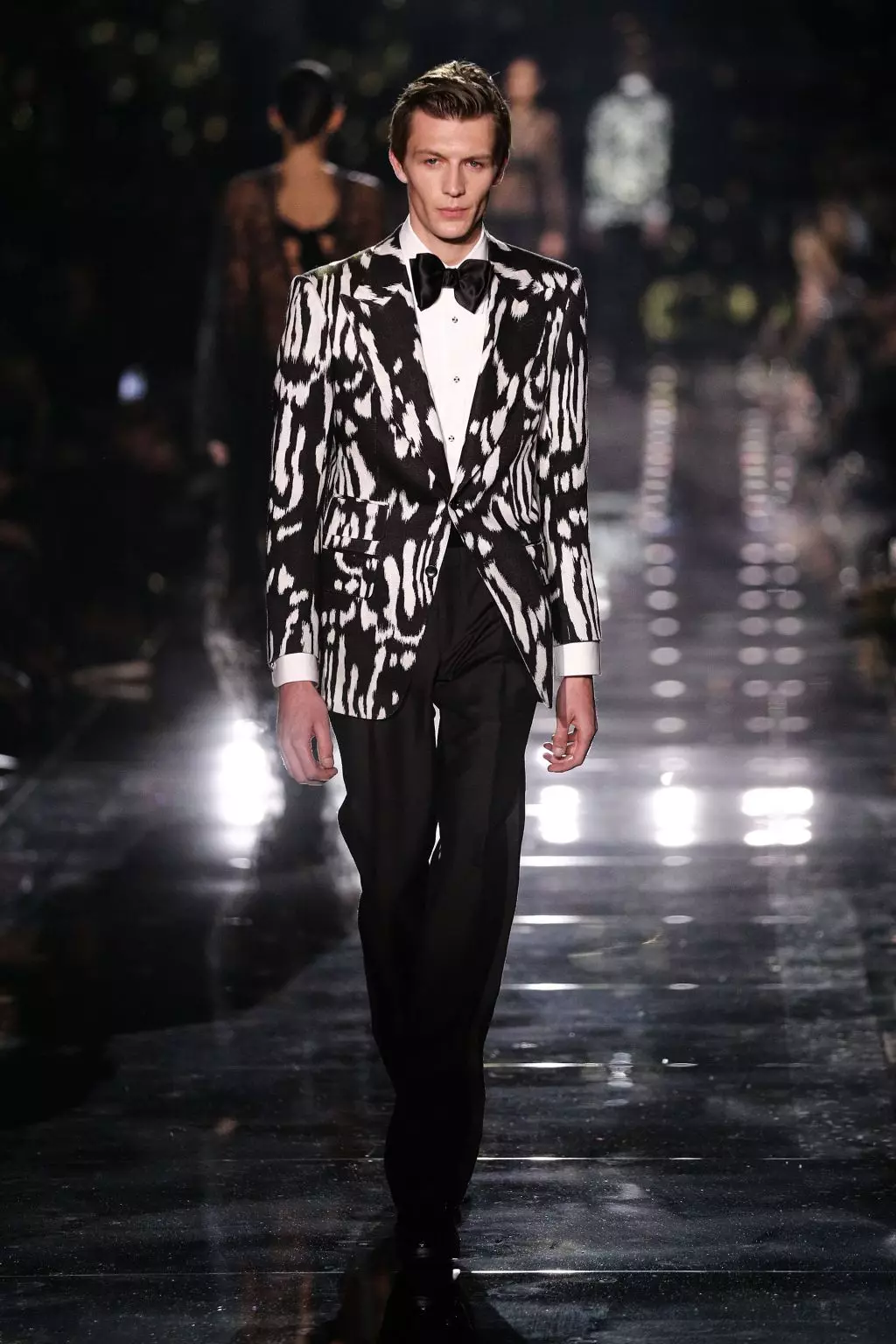 ຮູບຮ່າງຂອງ Tom Ford Menswear Fall/Winter 2020 43847_14