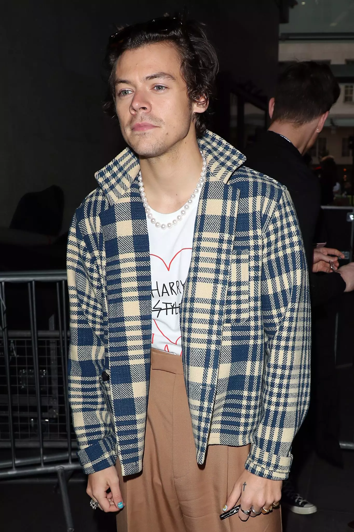 Harry Styles nosi bisere