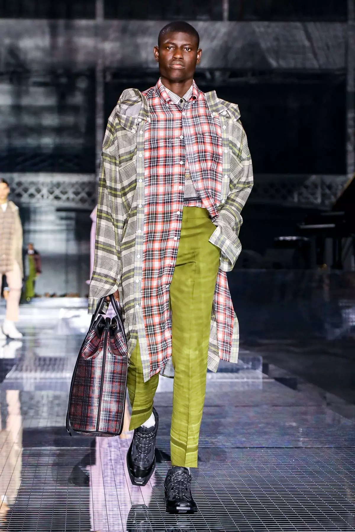 Burberry Ready To Wear Осень / Зима 2020 Лондон 44185_23