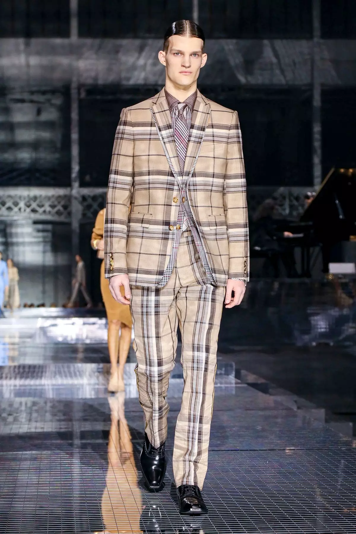 Burberry Ready To Wear есен/зима 2020 Лондон 44185_5