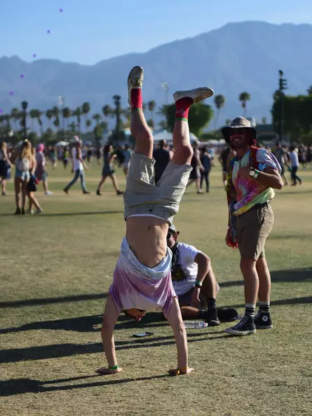 Cek Pakaian Pria Terbaik di Coachella 2017 44405_9