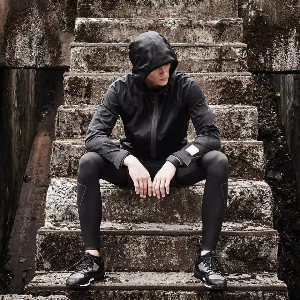 Y-3 SPORT - adidas және Yohji Yamamoto ұсынған жоғары функционалды спорттық киімдердің капсулалық топтамасы – енді Y-3SPORT.com сайтында қолжетімді.