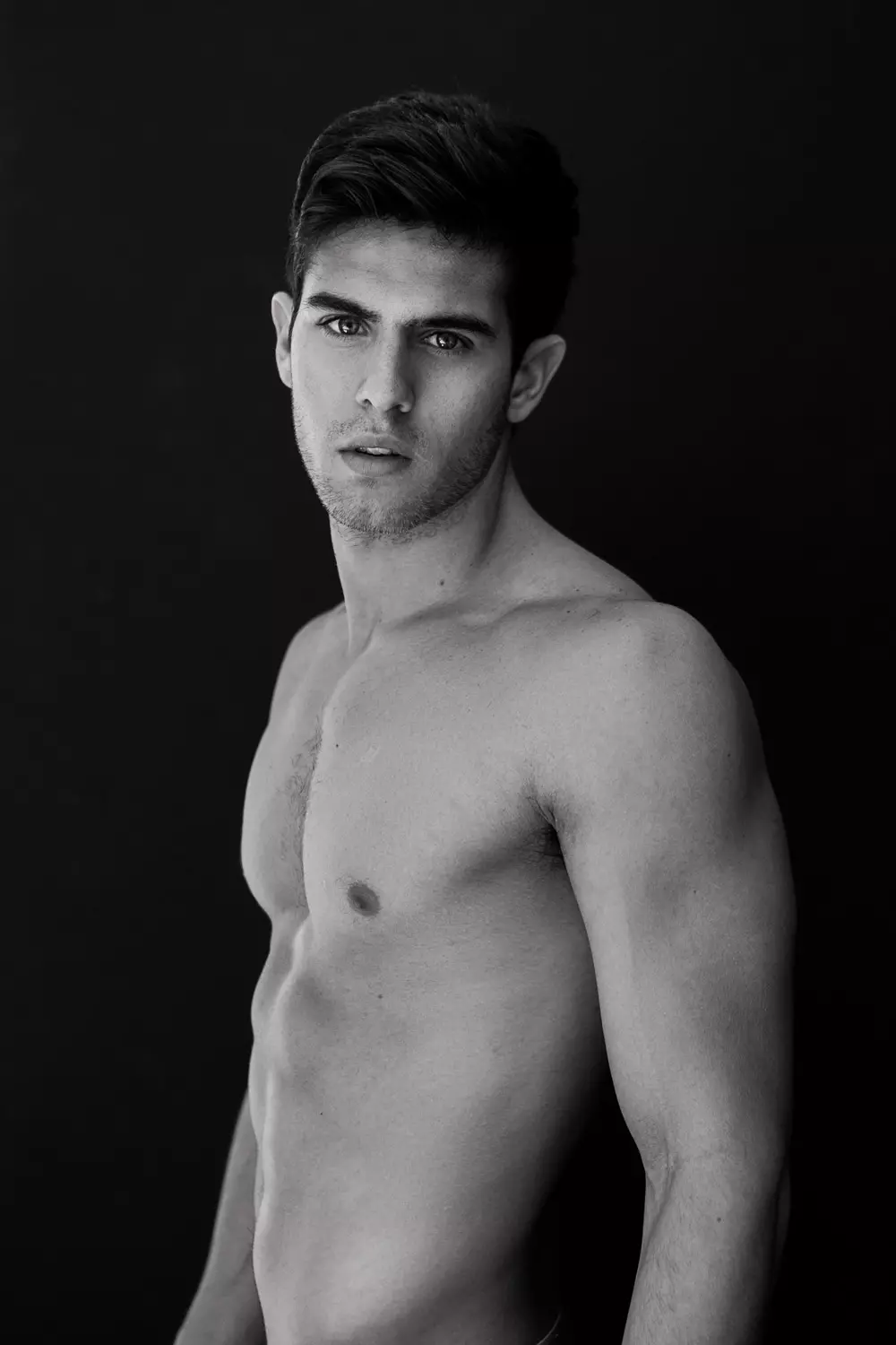 Andre Brunelli ni Juan Neira para sa Fashionably Male307