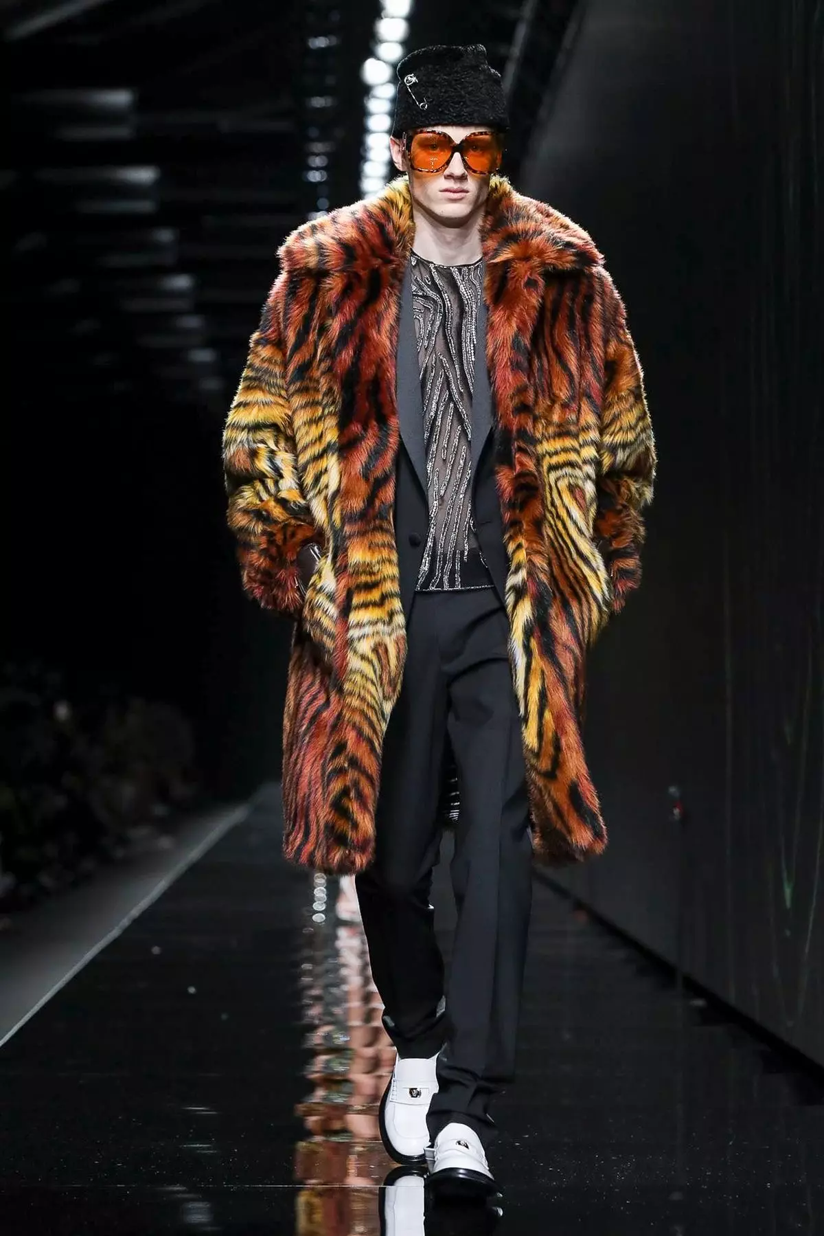 Versace Ready To Wear восень/зіма 2020 Мілан 44569_43